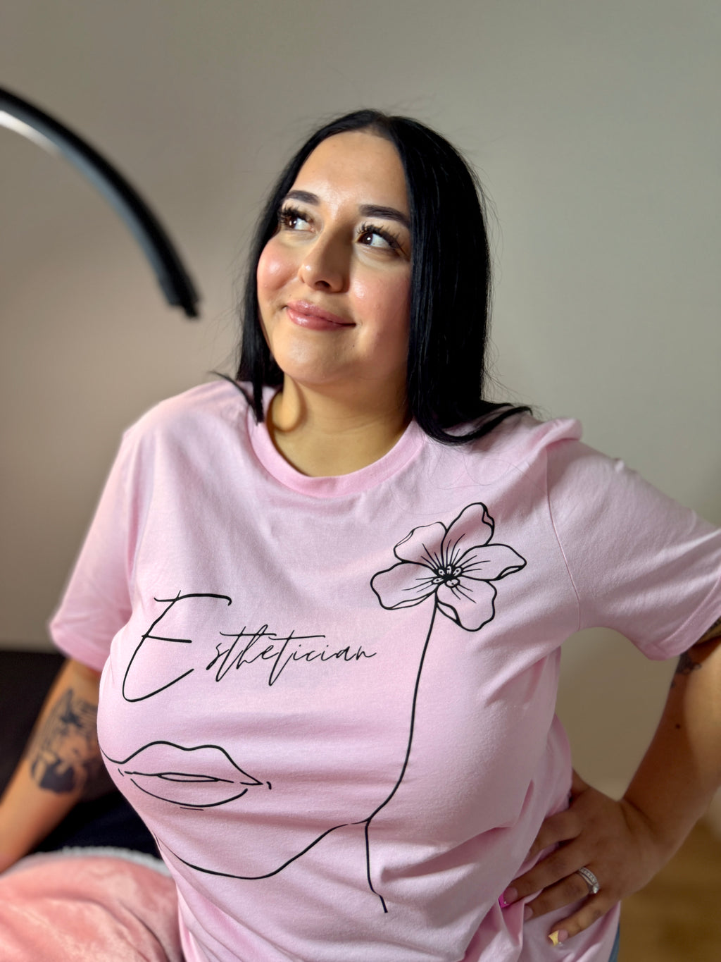 Pink Collar Esti- T-Shirt